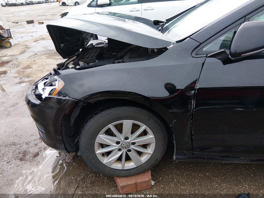 2015 Volkswagen Golf Sportwagen Tsi S 4-Door VIN: 3VWC17AU4FM519818 Lot: 44843515