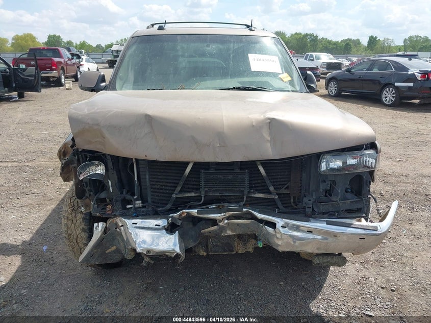 2004 CHEVROLET TAHOE auction photo 6