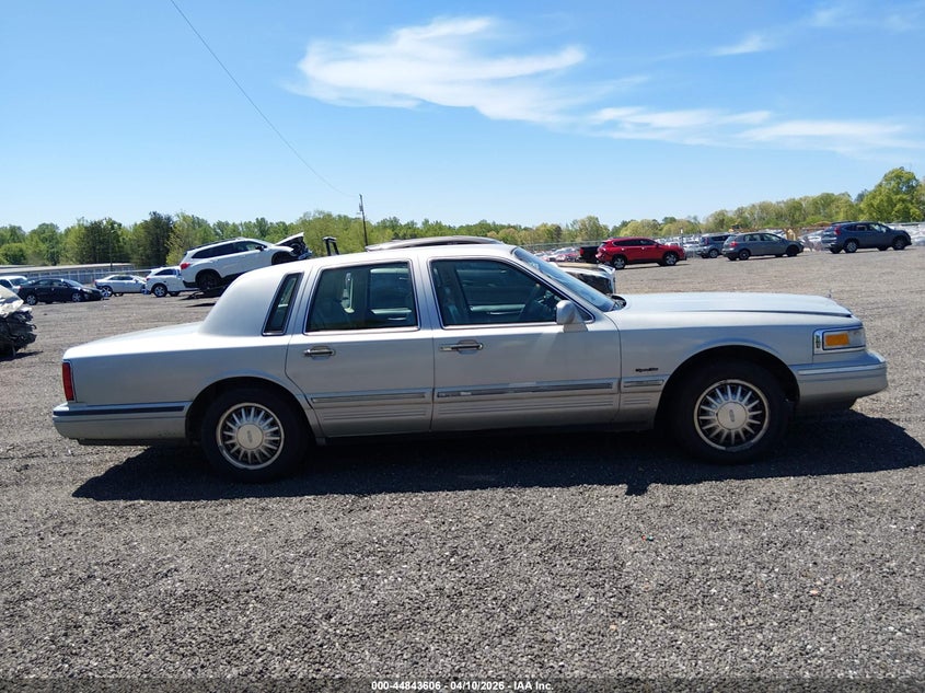 1997 Lincoln Town Car Signature VIN: 1LNLM82W3VY664959 Lot: 44843606