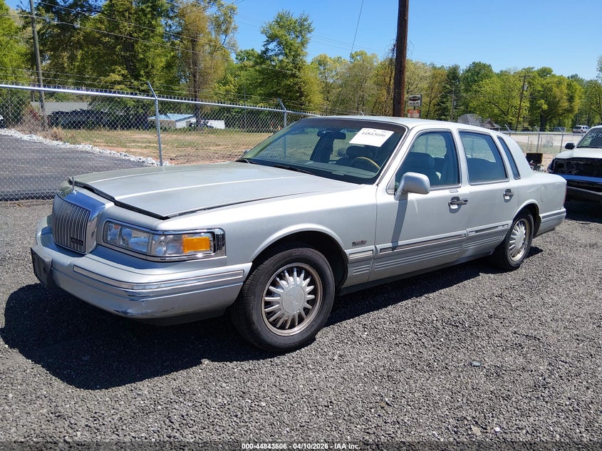 1997 Lincoln Town Car Signature