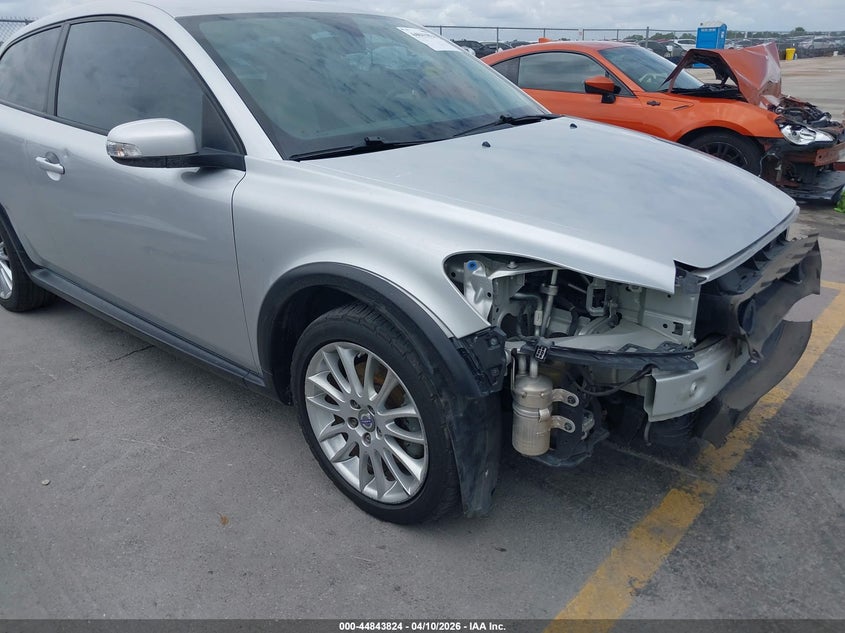 2011 Volvo C30 T5/T5 R-Design VIN: YV1672MK9B2195708 Lot: 44843824