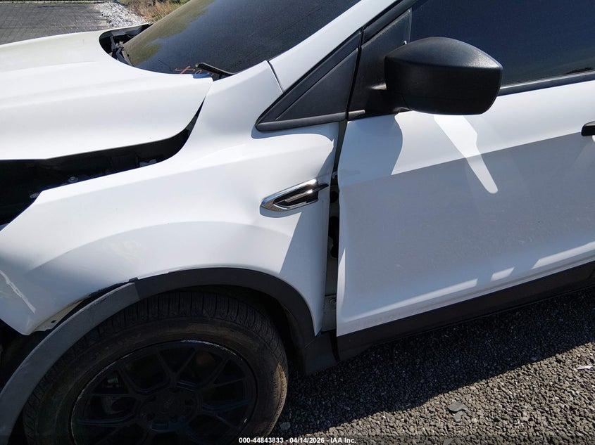 2017 Ford Escape 2.5 S white Lot 111044843833 Vin 1FMCU0F73HUD21035