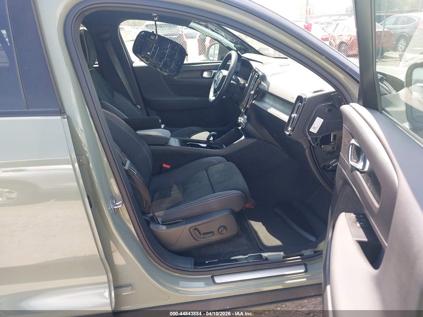 2022 Volvo C40 Recharge Pure Electric P8 Ultimate