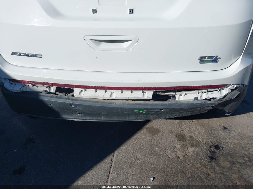 2FMPK4J98JBB28933 2018 Ford Edge 2.0 Sel white