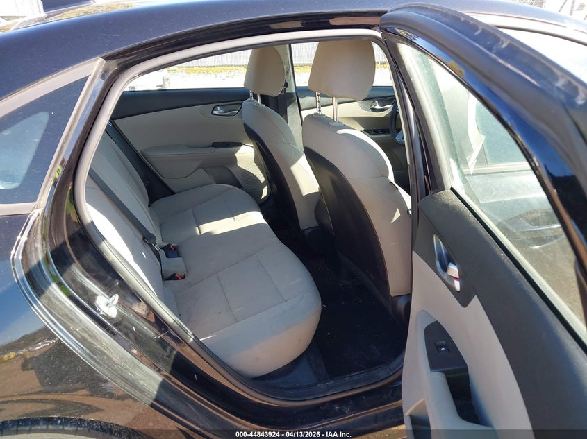 2021 Kia Forte Lxs VIN: 3KPF24AD9ME355100 Lot: 44843924