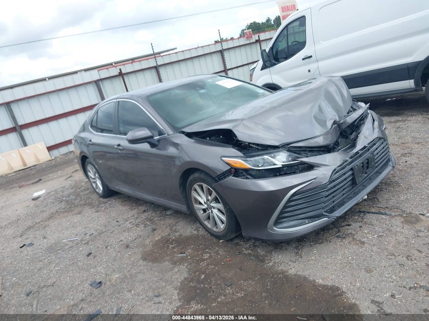 4T1C11AK8PU817618 2023 Toyota Camry Le auction photo 1