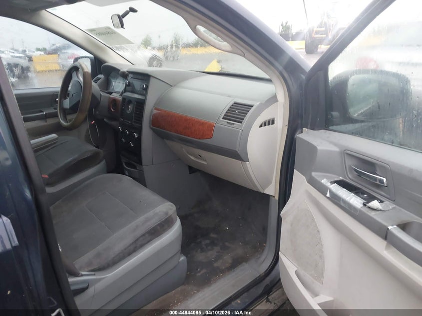 2008 Chrysler Town & Country Lx