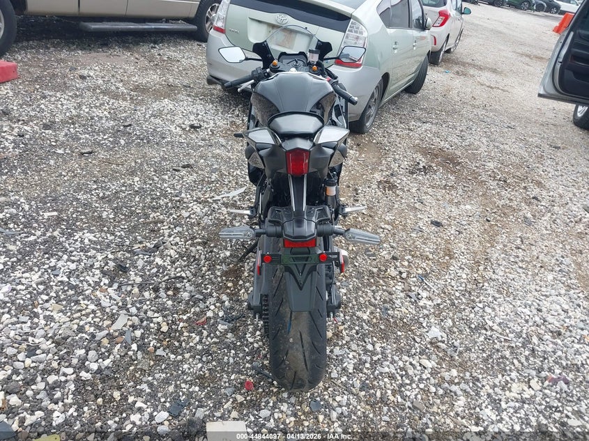 2025 Yamaha Yzfr7 VIN: JYARM38E2SA020627 Lot: 44844097