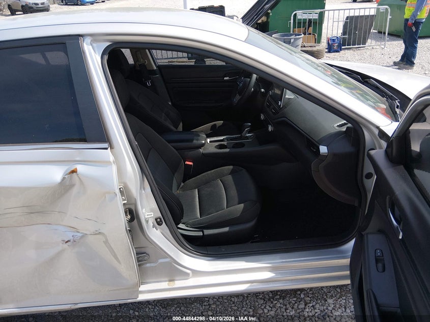 2020 NISSAN ALTIMA auction photo 5