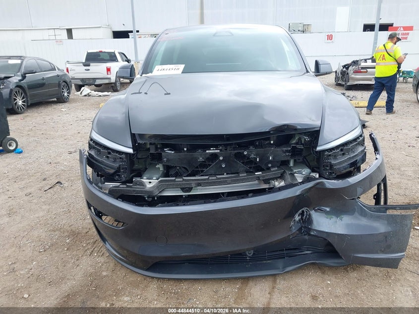 TESLA MODEL Y 2026 VIN 7SAYGDEE2TA666275
