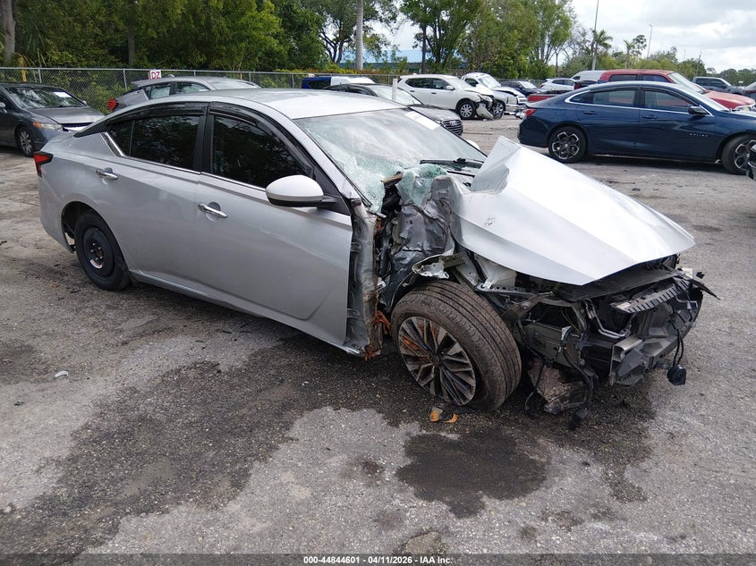 2023 Nissan Altima Sv Fwd