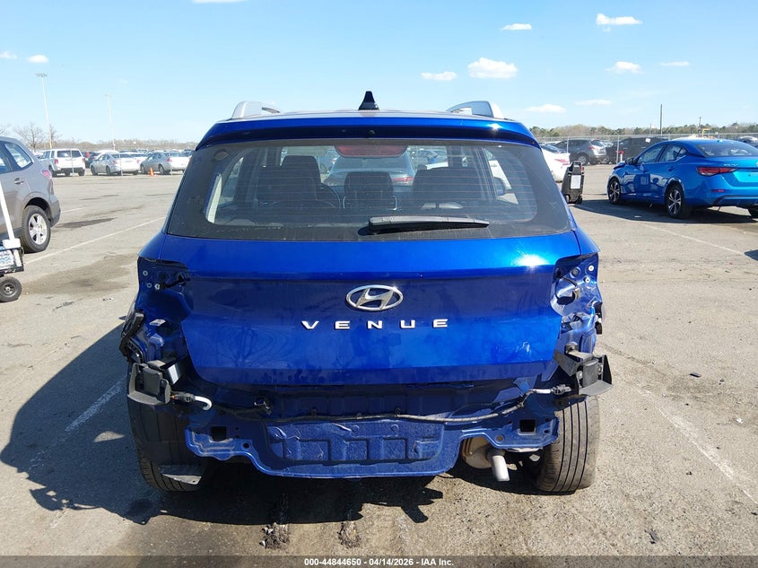 2022 Hyundai Venue Limited VIN: KMHRC8A32NU179675 Lot: 44844650