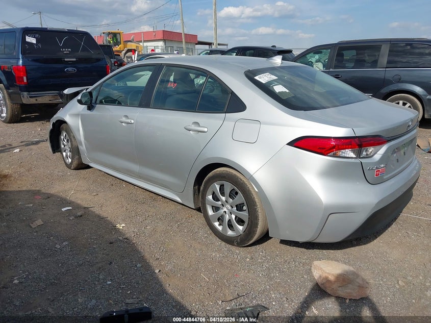 2025 Toyota Corolla 2.0 Le silver Lot 111044844706 Vin 5YFB4MDE8SP320783