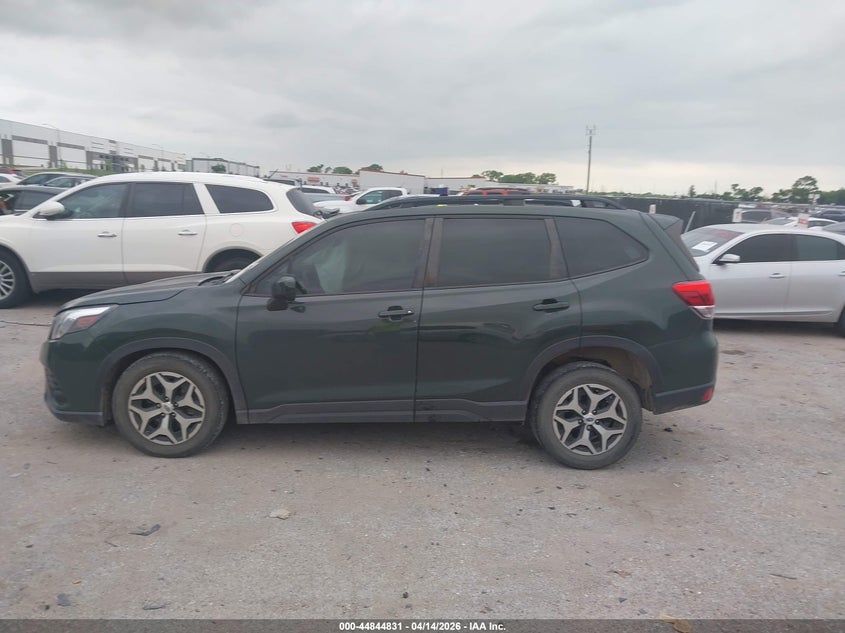 2022 Subaru Forester Premium VIN: JF2SKAEC5NH496516 Lot: 44844831