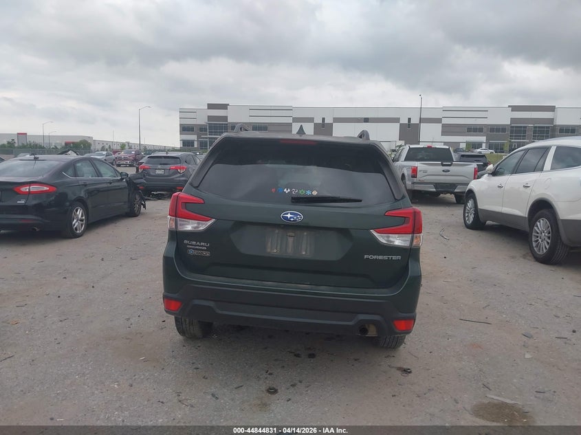 2022 Subaru Forester Premium VIN: JF2SKAEC5NH496516 Lot: 44844831