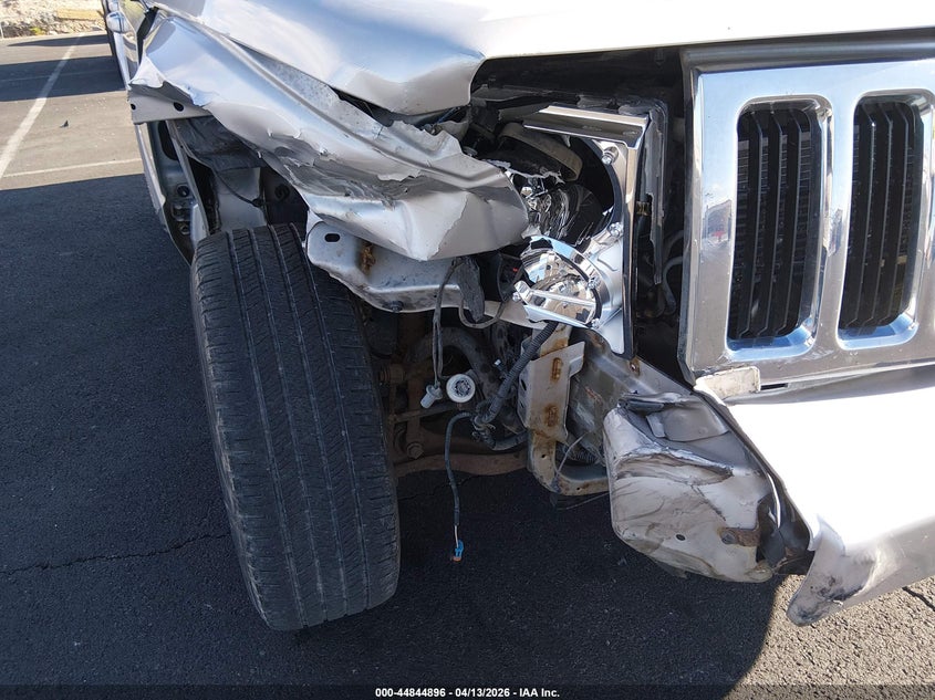 2008 Jeep Commander Sport VIN: 1J8HG48K98C221725 Lot: 44844896