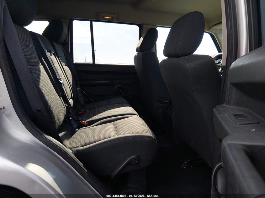 2008 Jeep Commander Sport VIN: 1J8HG48K98C221725 Lot: 44844896