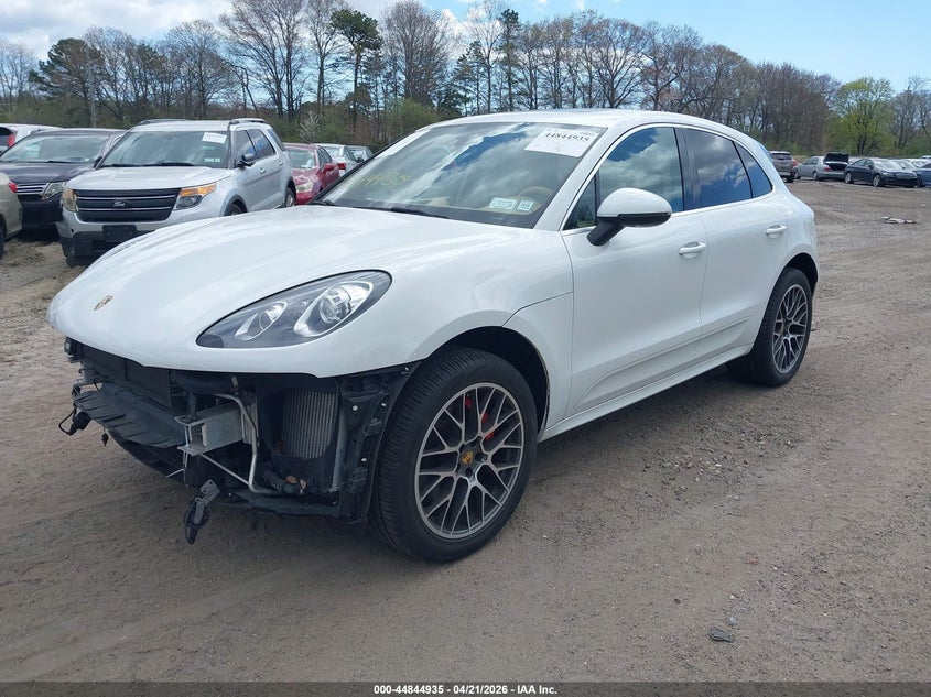2015 Porsche Macan Turbo