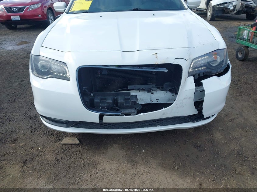2019 Chrysler 300 3.6 S Awd white Lot 111044844962 Vin 2C3CCAGGXKH651586