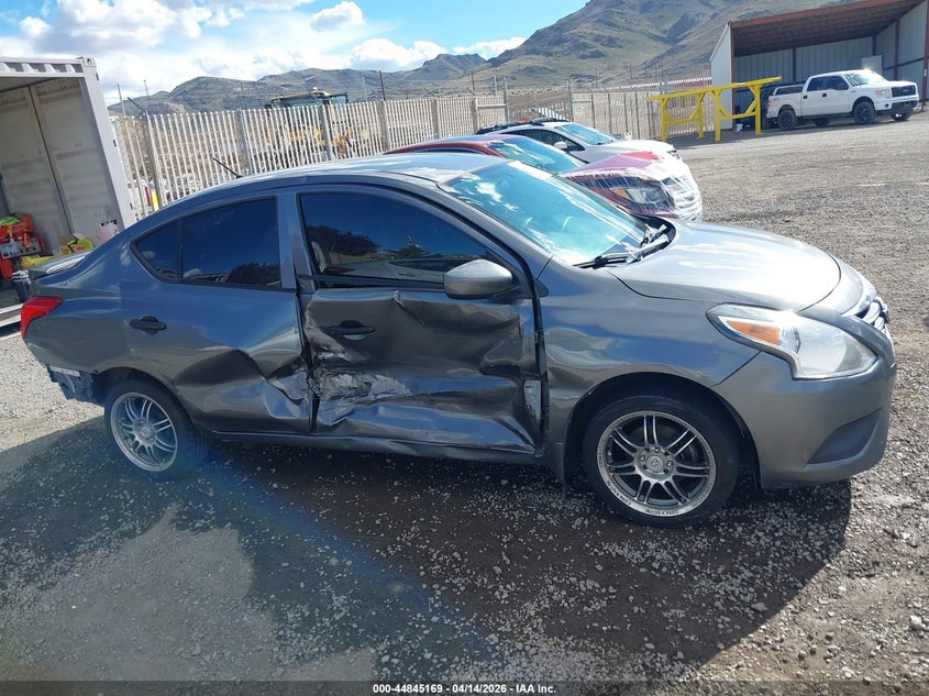 2017 Nissan Versa 1.6 1.6 S+ silver Lot 111044845169 Vin 3N1CN7AP4HL848550