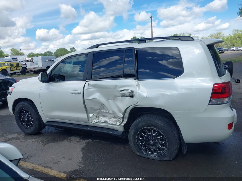 2016 Toyota Land Cruiser V8 VIN: JTMCY7AJ0G4046601 Lot: 44845214