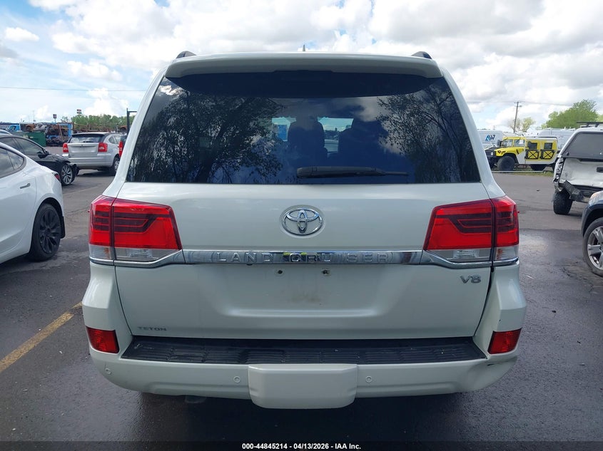 2016 Toyota Land Cruiser V8 VIN: JTMCY7AJ0G4046601 Lot: 44845214