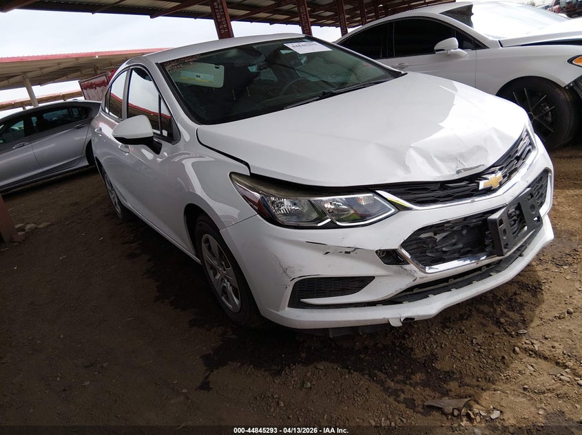 CHEVROLET CRUZE 2018. Lot# 44845293. VIN 1G1BC5SM0J7104342. Photo 1