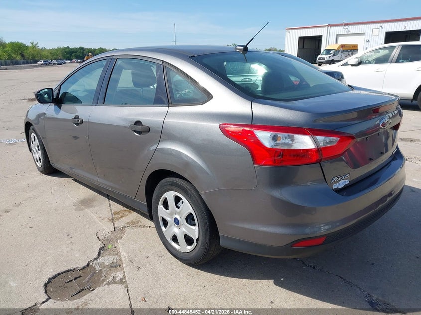 Vin: 1fahp3e27cl429073, lot: 45342760, ford focus s 20123