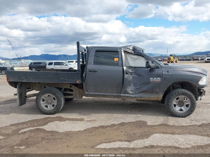 3C6UR5CL3JG315065 2018 Ram 2500 6.7 Ram Tradesman 4X4 6'4 Box grey