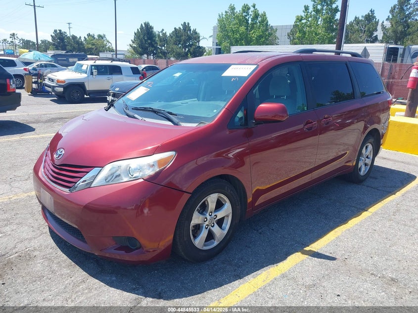 2015 Toyota Sienna Le 8 Passenger