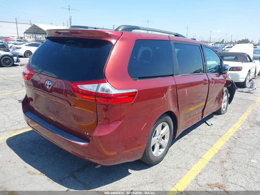 2015 Toyota Sienna Le 8 Passenger
