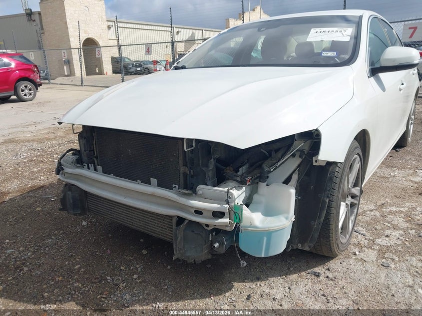 2015 Volvo S60 T5 Premier VIN: YV140MFK2F2338332 Lot: 44845557