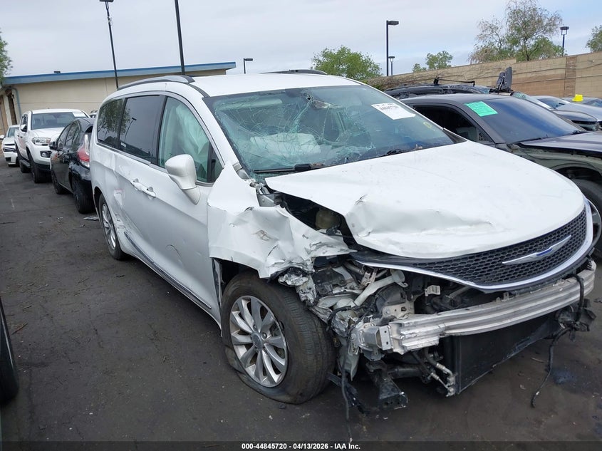 2C4RC1EG7JR144419 2018 Chrysler Pacifica 3.6 Touring L Plus white