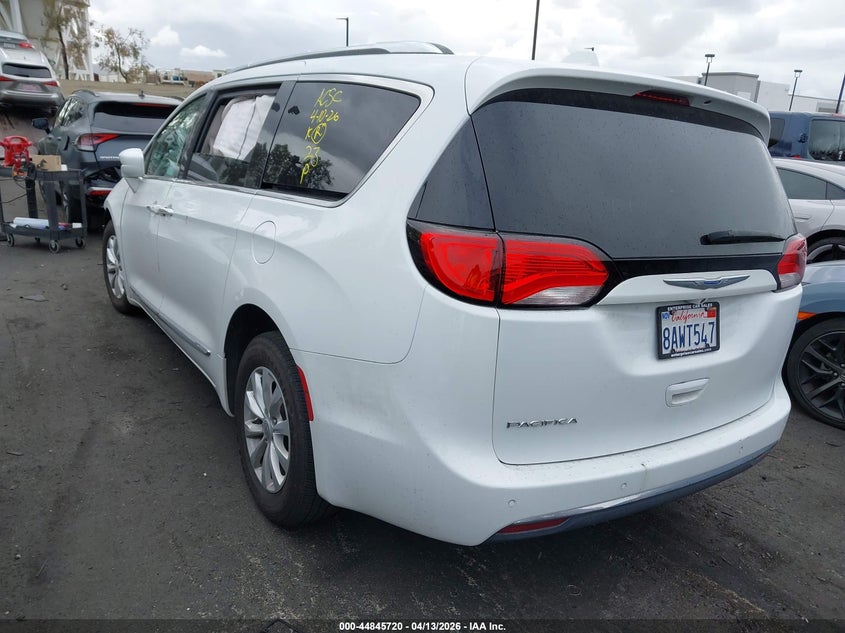 2C4RC1EG7JR144419 2018 Chrysler Pacifica 3.6 Touring L Plus white