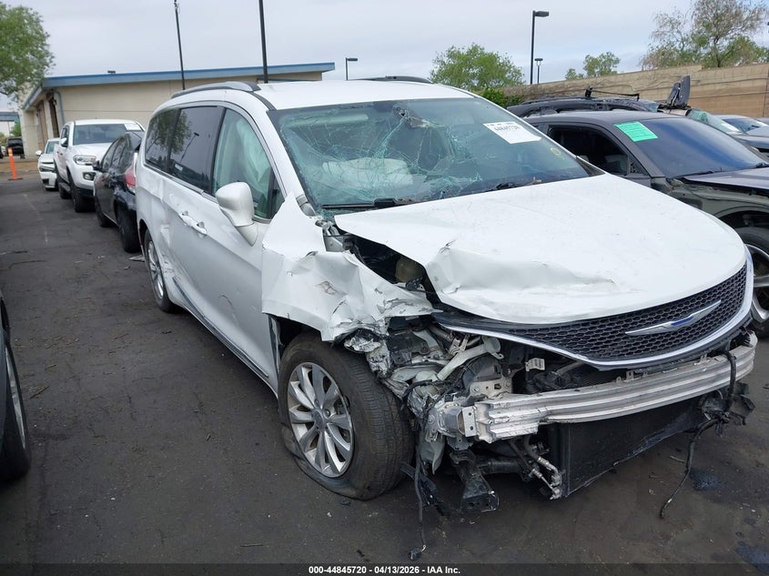 2018 Chrysler Pacifica 3.6 Touring L Plus white Lot 111044845720 Vin 2C4RC1EG7JR144419