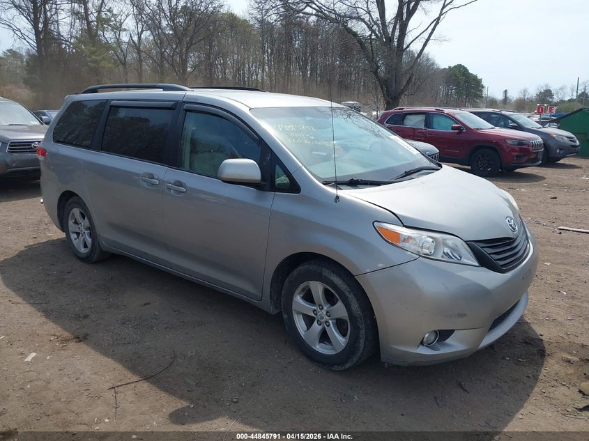 2011 Toyota Sienna Le V6