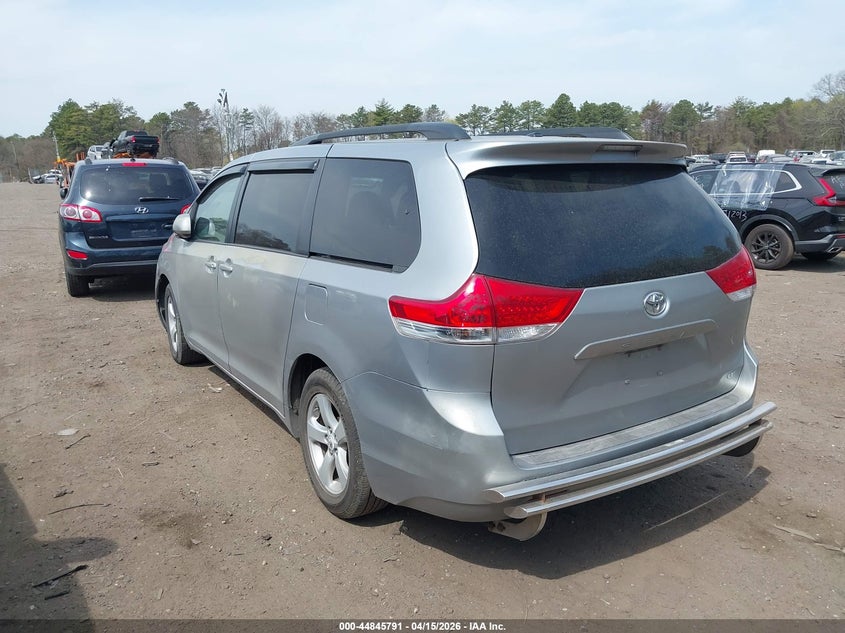 2011 Toyota Sienna Le V6
