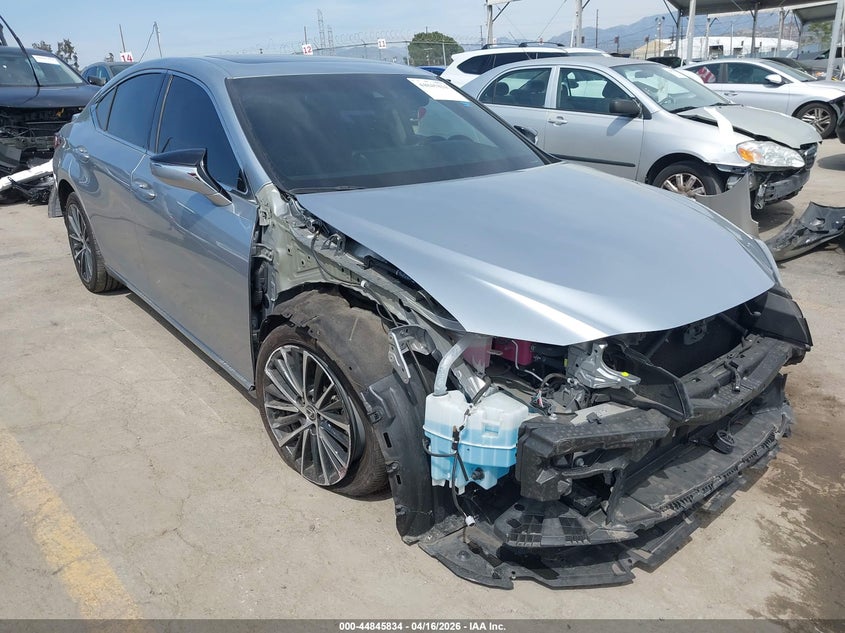 2023 LEXUS ES 300H