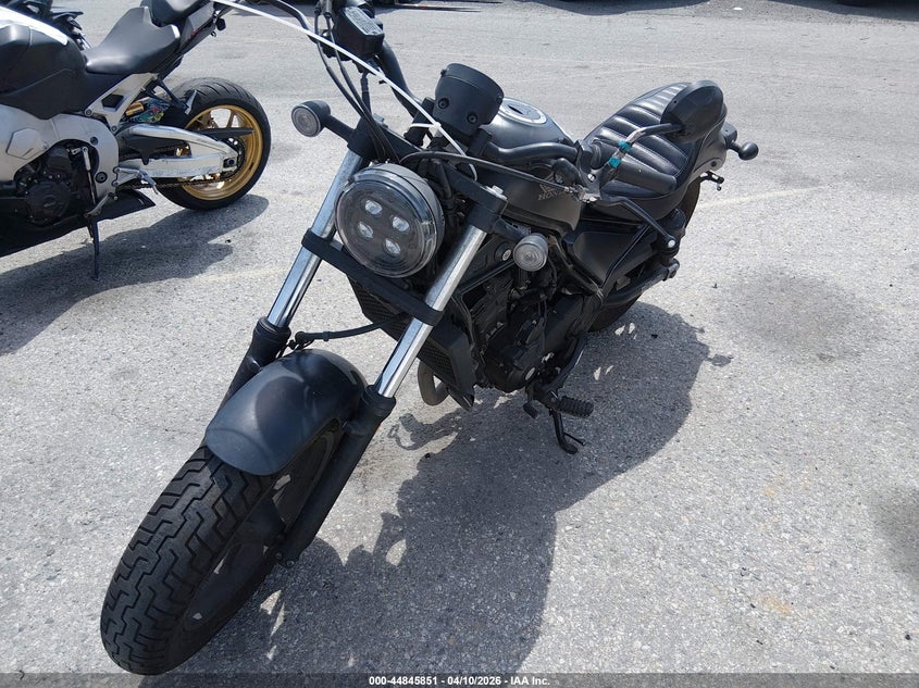 2021 Honda Cm Cmx300 A black Lot 111044845851 Vin MLHNC5352M5400634