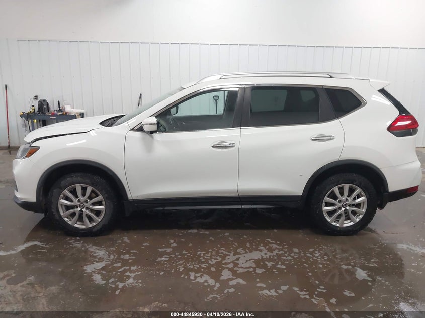 2017 Nissan Rogue Sv VIN: KNMAT2MV7HP520101 Lot: 44845930