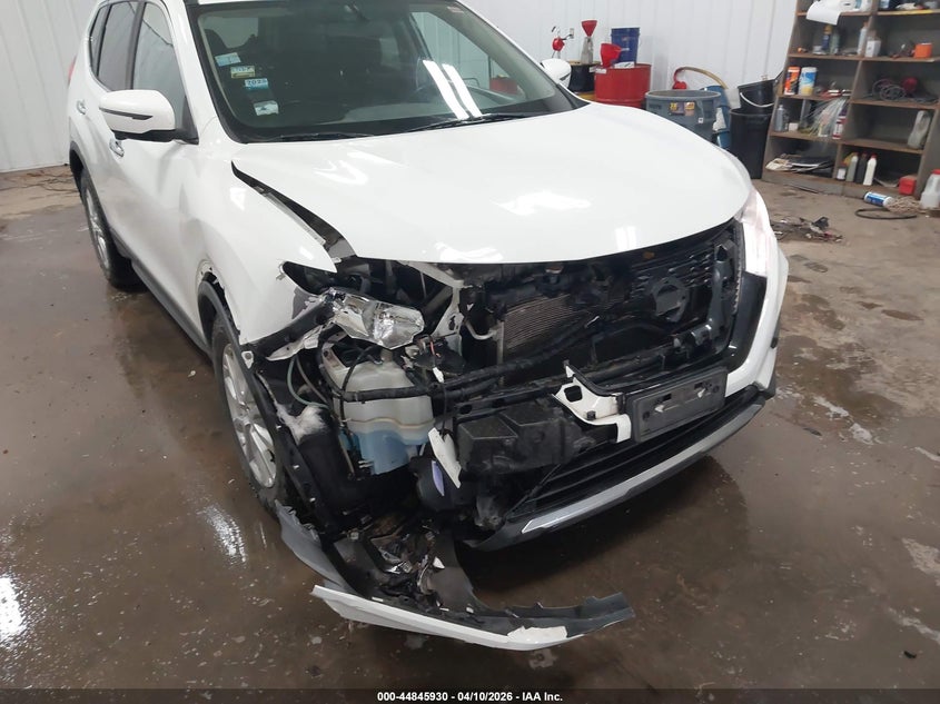 2017 Nissan Rogue Sv VIN: KNMAT2MV7HP520101 Lot: 44845930