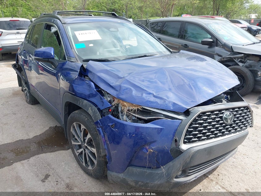 2023 TOYOTA COROLLA CROSS XLE