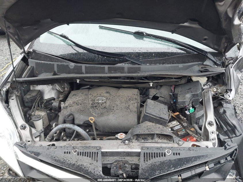 VIN 5TDKZ3DC3JS927612 2018 TOYOTA SIENNA LE 8 PASSENGER