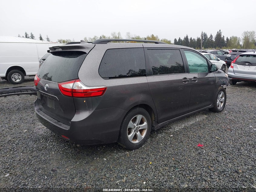 VIN 5TDKZ3DC3JS927612 2018 TOYOTA SIENNA LE 8 PASSENGER