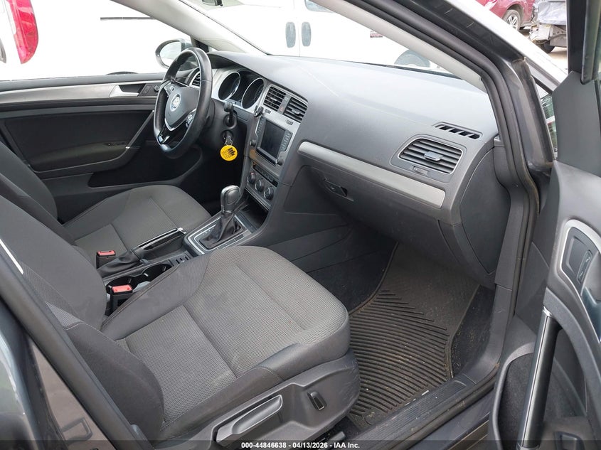 2016 Volkswagen Golf Sportwagen Tsi S 4-Door