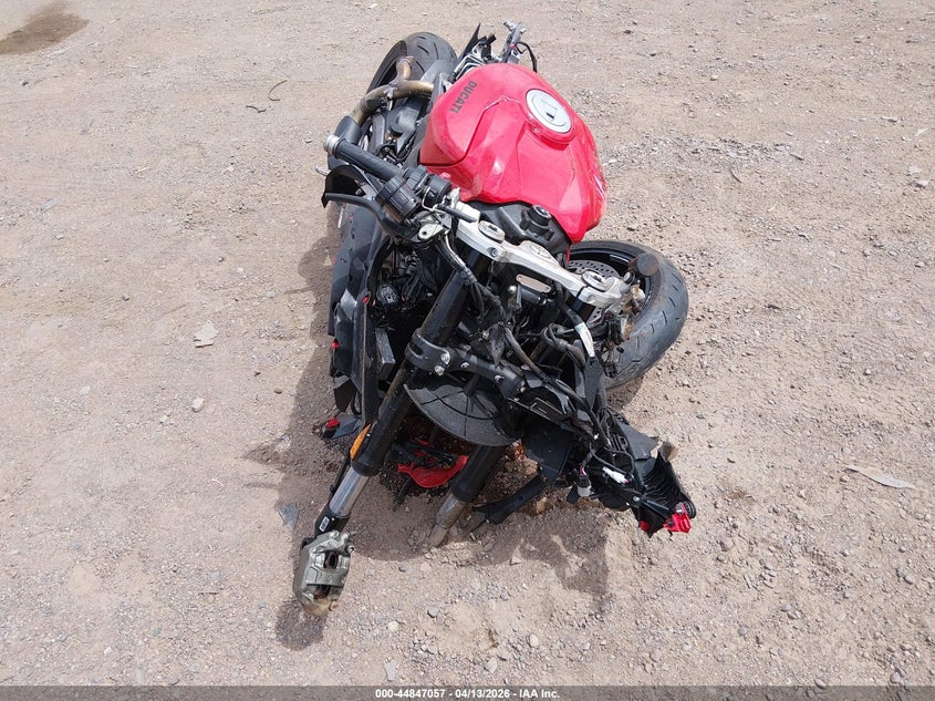 2025 Ducati Panigale V2/V2 S VIN: ZDMHAU8T1SB000977 Lot: 44847057