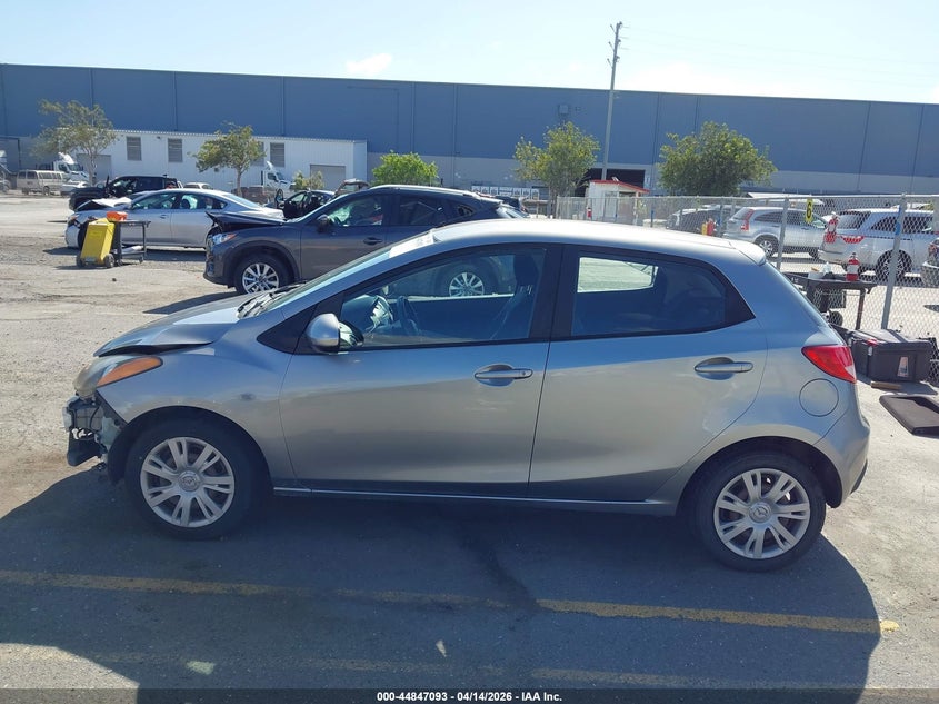 2014 Mazda Mazda2 Sport VIN: JM1DE1KZ6E0184825 Lot: 44847093