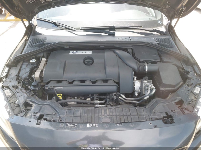 2015 Volvo V60 T6 R-Design VIN: YV1902SG9F1204595 Lot: 44847109