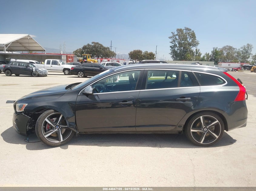 2015 Volvo V60 T6 R-Design VIN: YV1902SG9F1204595 Lot: 44847109