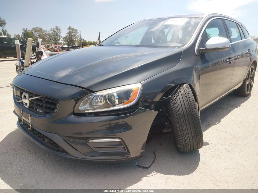 2015 Volvo V60 T6 R-Design VIN: YV1902SG9F1204595 Lot: 44847109